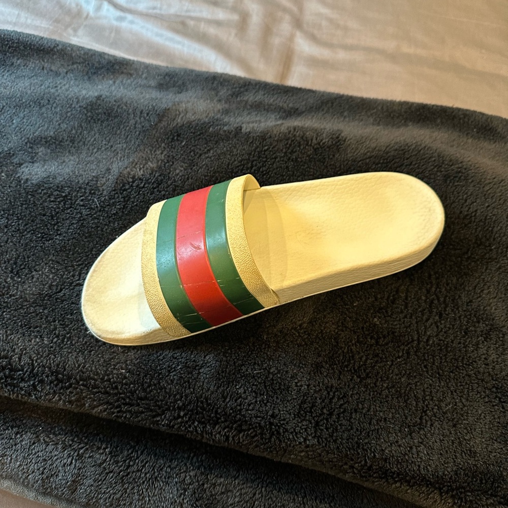Gucci Slide 100% Authentic Size 10 *Right shoe only*